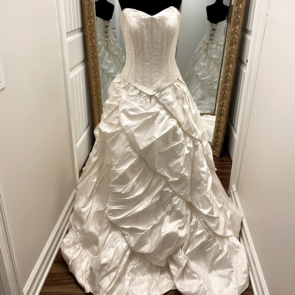 Justin Alexander wedding dress